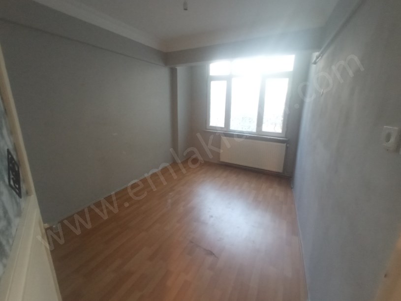 Kombili 1+1 Çift Cephe 60m2 Daire   Mutfağı Büyük ( ESKİ PORTFÖY )