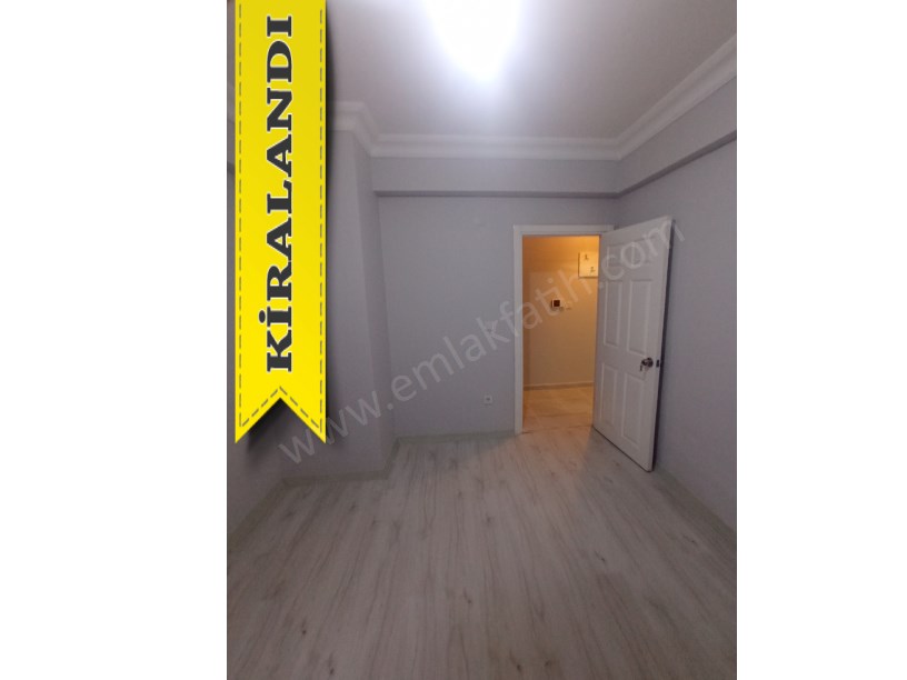 Marmara Cad ASANSÖRLÜ 12 Yıllık Genç Bina  Meydan 1+1 ( ESKİ PORTFÖY )