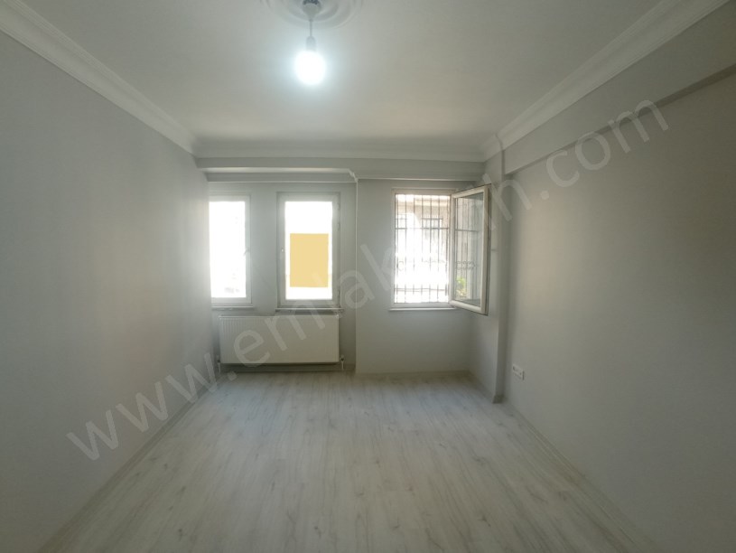 Marmara Cad ASANSÖRLÜ 12 Yıllık Genç Bina  Meydan 1+1 ( ESKİ PORTFÖY )