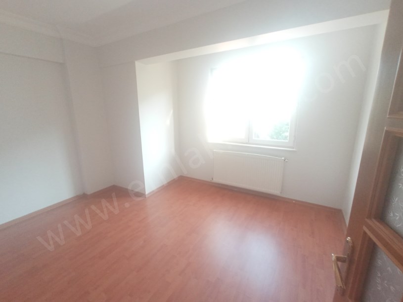 Çukur Bostana Yakın ASANSÖRLÜ 20 Yıllık Genç Bina 2+1 Full Yapılı 2.KAT
