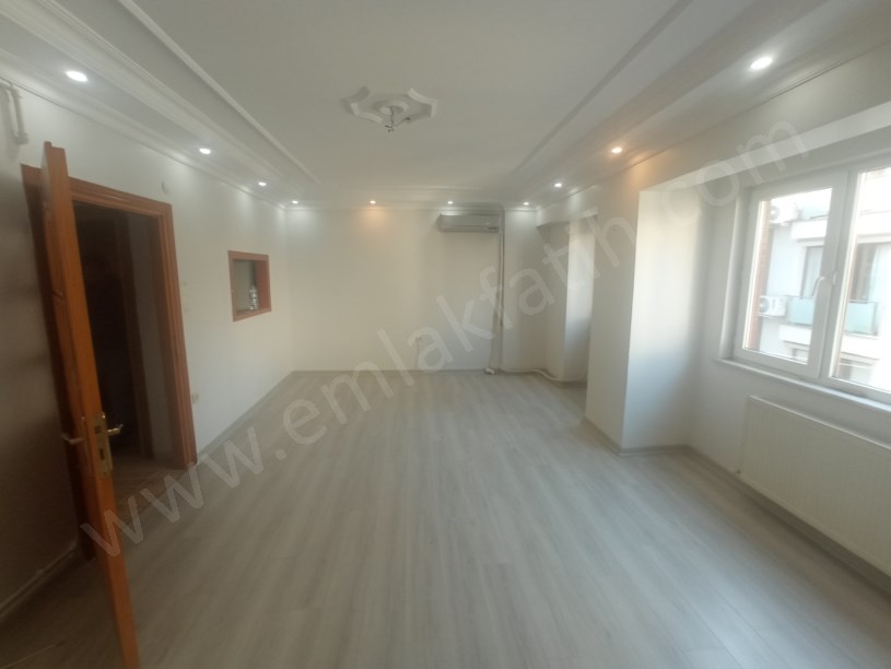 Çukur Bostana Yakın ASANSÖRLÜ 20 Yıllık Genç Bina 2+1 Full Yapılı 2.KAT