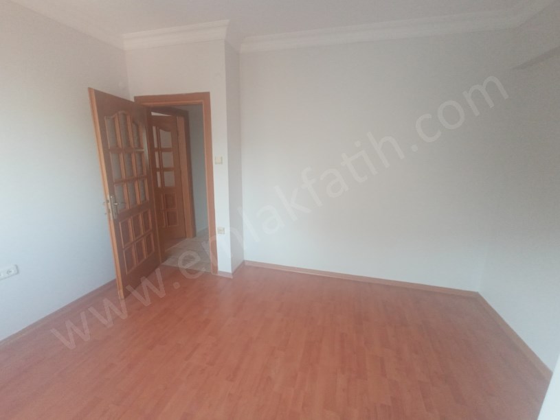 Çukur Bostana Yakın ASANSÖRLÜ 20 Yıllık Genç Bina 2+1 Full Yapılı 2.KAT