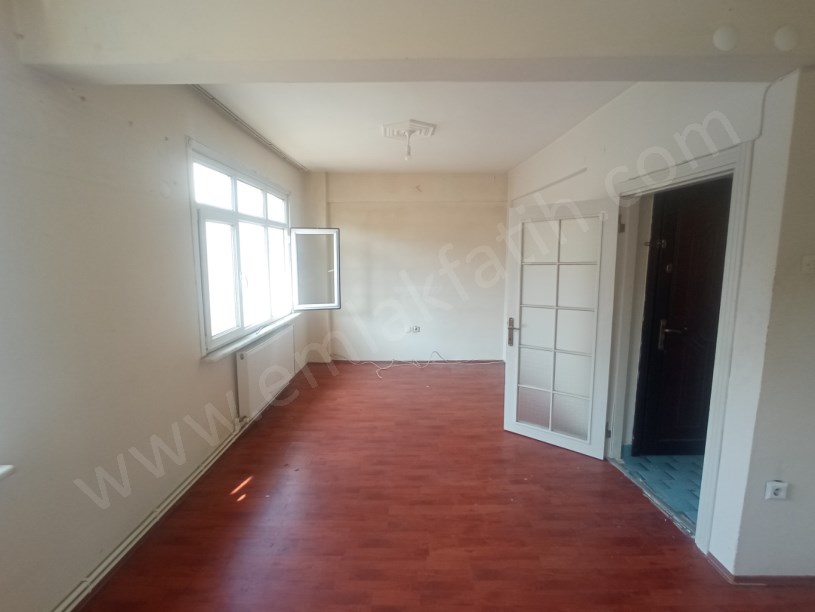 Kocamustafapaşa Kiralık Daire Demirci Osman Son Kat 1+1