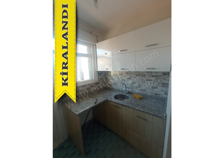 Kocamustafapaşa Kiralık Daire Son Kat 1+1 ( ESKİ PORTFÖY )