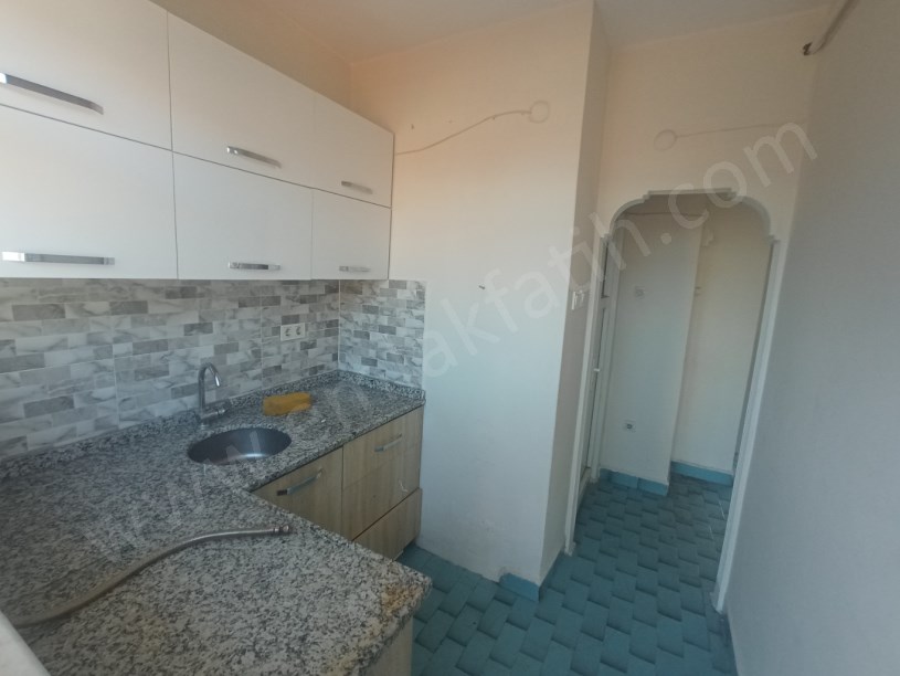 Kocamustafapaşa Kiralık Daire Son Kat 1+1 ( ESKİ PORTFÖY )