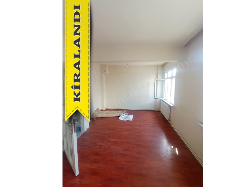 Kocamustafapaşa Kiralık Daire Son Kat 1+1 ( ESKİ PORTFÖY )