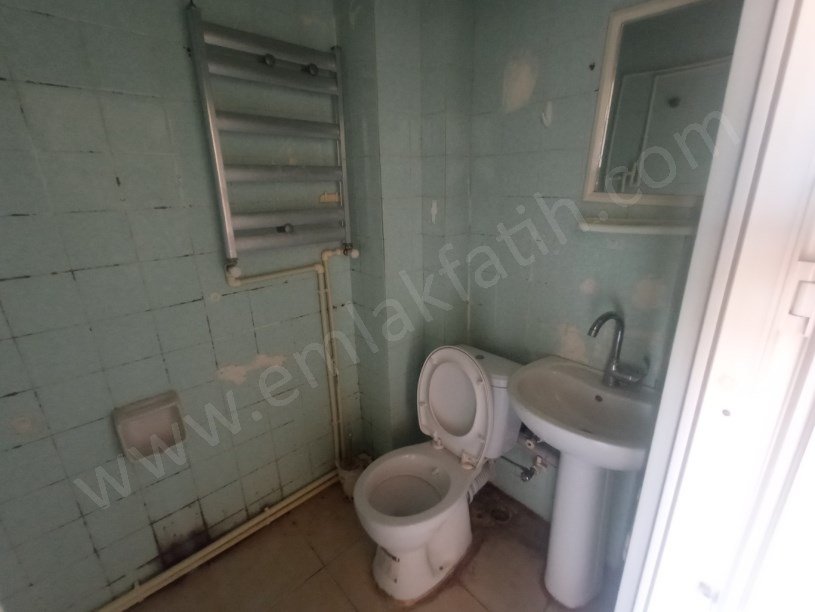 Kocamustafapaşa Kiralık Daire Son Kat 1+1 ( ESKİ PORTFÖY )