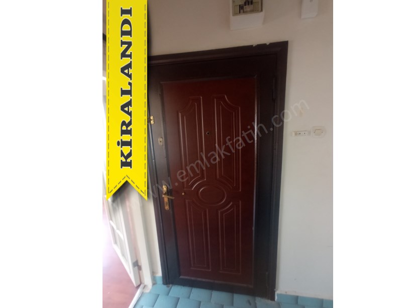 Kocamustafapaşa Kiralık Daire Son Kat 1+1 ( ESKİ PORTFÖY )