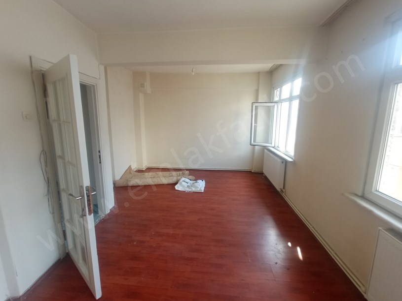 Kocamustafapaşa Kiralık Daire Demirci Osman Son Kat 1+1