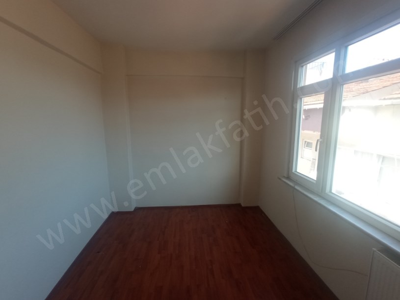 Kocamustafapaşa Kiralık Daire Demirci Osman Son Kat 1+1