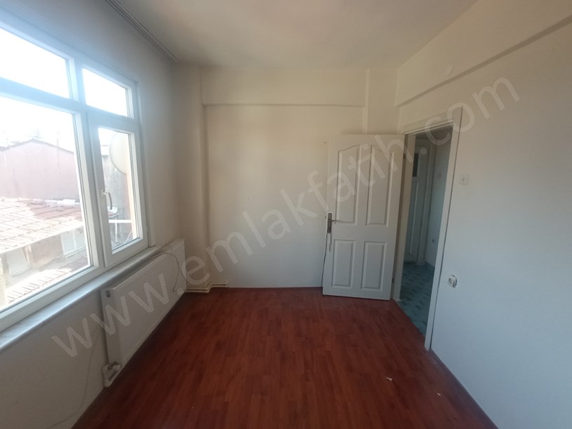 Kocamustafapaşa Kiralık Daire Demirci Osman Son Kat 1+1