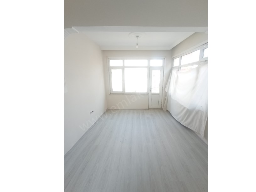 Kocamustafapaşa Kiralık Daire Milli Müdafaa Full Yapılı 2+1 3.kat