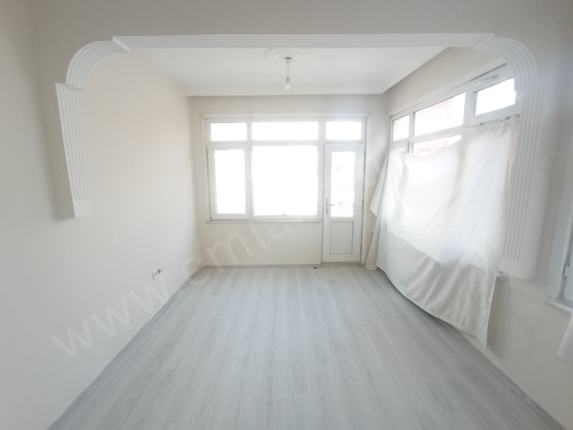 Kocamustafapaşa Kiralık Daire Milli Müdafaa Full Yapılı 2+1 3.kat