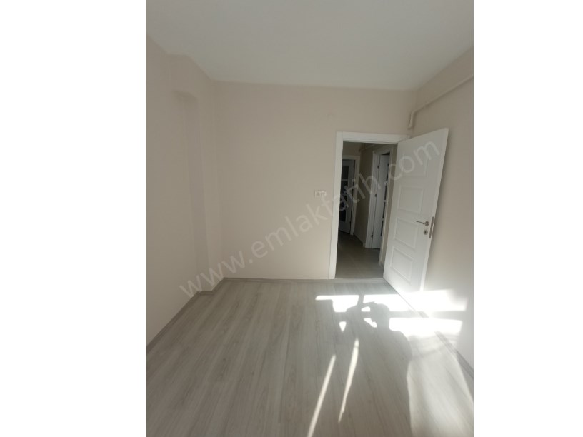 Kocamustafapaşa Kiralık Daire Milli Müdafaa Full Yapılı 2+1 3.kat