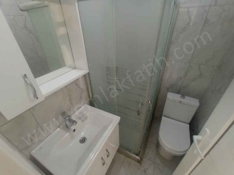 Kocamustafapaşa Kiralık Daire Milli Müdafaa Full Yapılı 2+1 3.kat