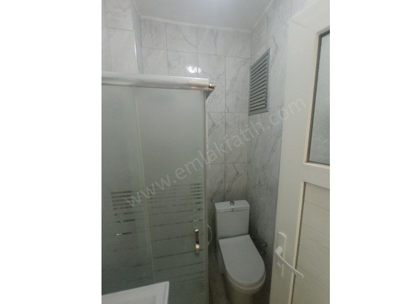 Kocamustafapaşa Kiralık Daire Milli Müdafaa Full Yapılı 2+1 3.kat
