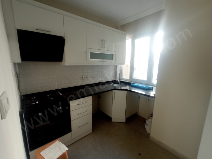 Kocamustafapaşa Kiralık Daire Milli Müdafaa Full Yapılı 2+1 3.kat