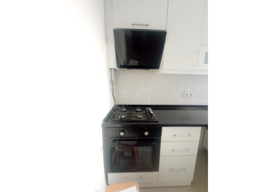 Kocamustafapaşa Kiralık Daire Milli Müdafaa Full Yapılı 2+1 3.kat
