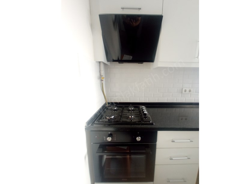 Kocamustafapaşa Kiralık Daire Milli Müdafaa Full Yapılı 2+1 3.kat
