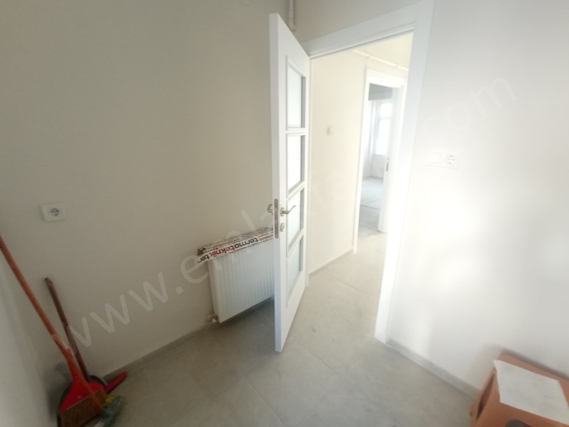 Kocamustafapaşa Kiralık Daire Milli Müdafaa Full Yapılı 2+1 3.kat