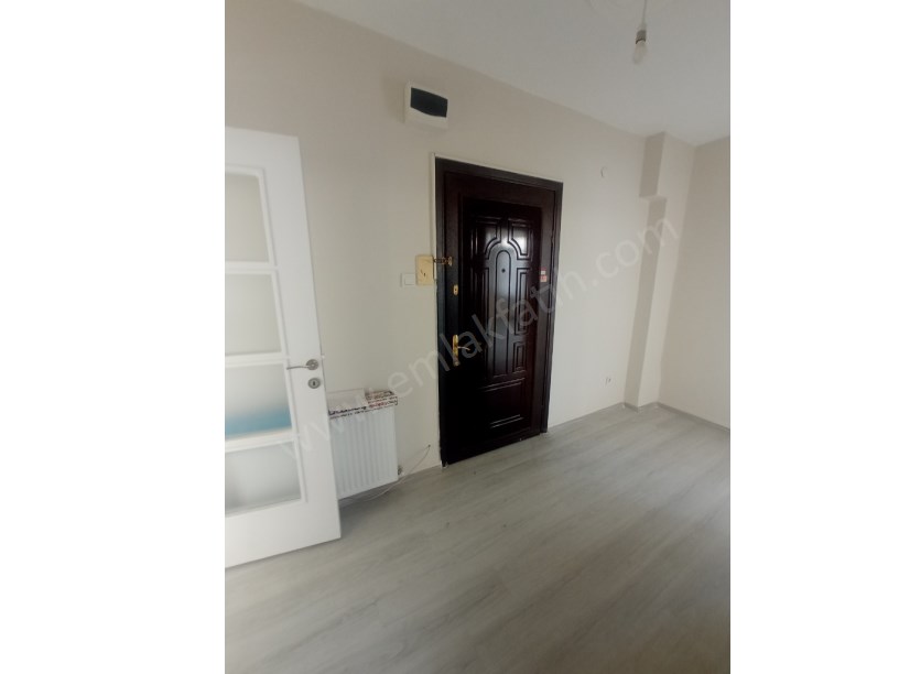 Kocamustafapaşa Kiralık Daire Milli Müdafaa Full Yapılı 2+1 3.kat