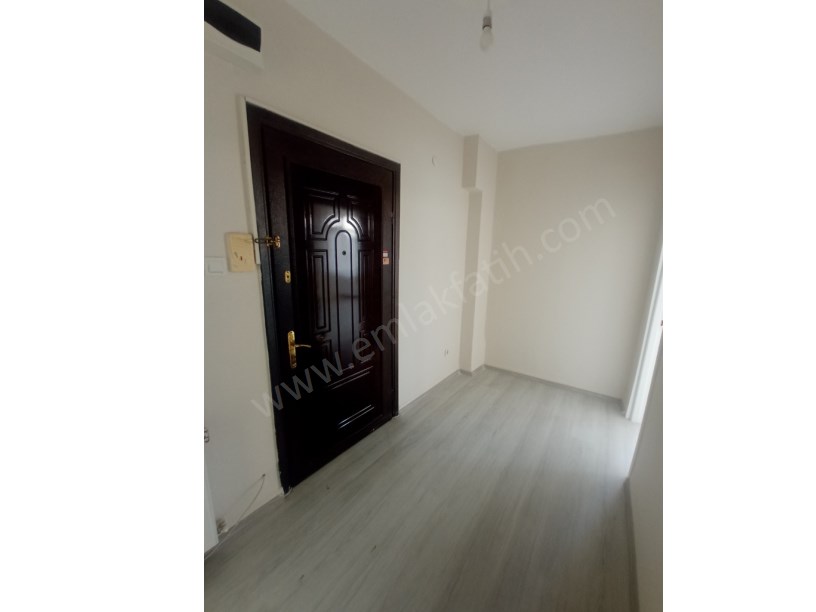 Kocamustafapaşa Kiralık Daire Milli Müdafaa Full Yapılı 2+1 3.kat