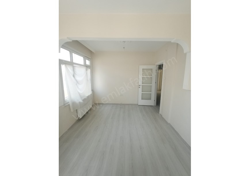 Kocamustafapaşa Kiralık Daire Milli Müdafaa Full Yapılı 2+1 3.kat