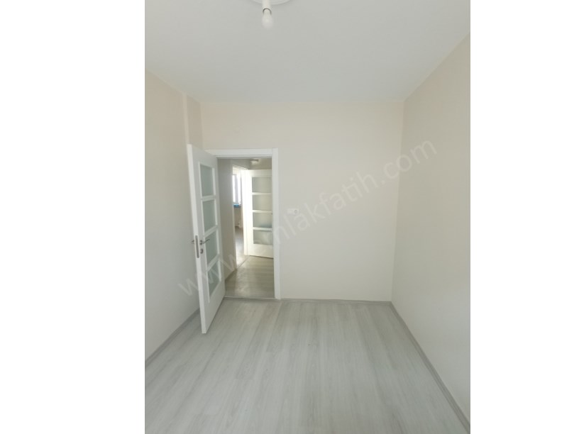 Kocamustafapaşa Kiralık Daire Milli Müdafaa Full Yapılı 2+1 3.kat