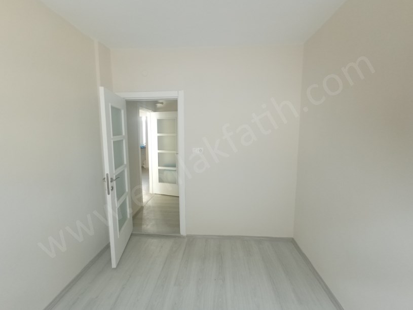 Kocamustafapaşa Kiralık Daire Milli Müdafaa Full Yapılı 2+1 3.kat