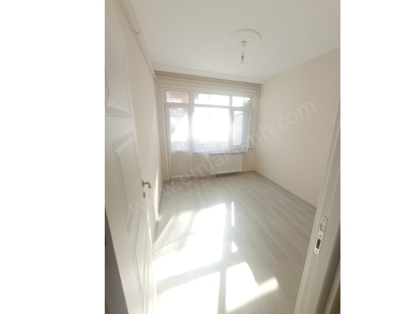 Kocamustafapaşa Kiralık Daire Milli Müdafaa Full Yapılı 2+1 3.kat
