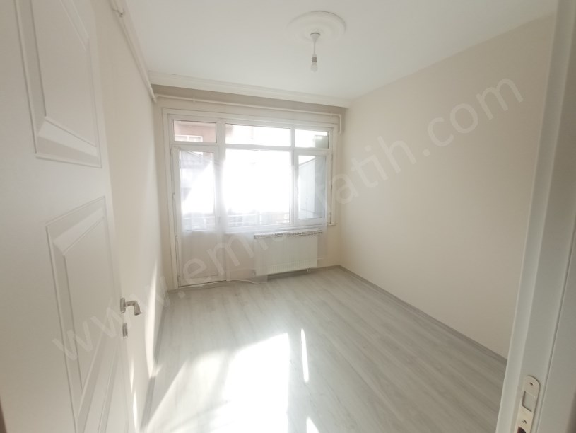 Kocamustafapaşa Kiralık Daire Milli Müdafaa Full Yapılı 2+1 3.kat