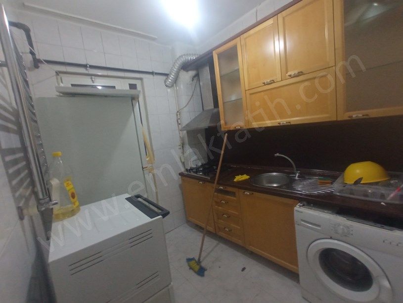 Yedikule Kiralık Daire Eşyalı 1+1 60m² Yüksek Giriş Kombili Daire