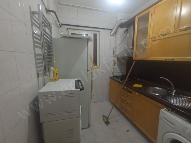 Yedikule Kiralık Daire Eşyalı 1+1 60m² Yüksek Giriş Kombili Daire