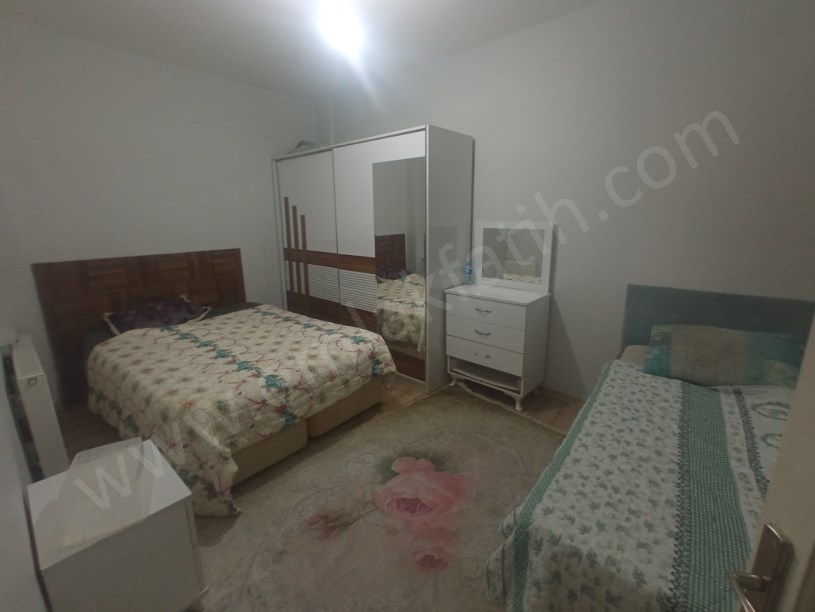 Yedikule Kiralık Daire Eşyalı 1+1 60m² Yüksek Giriş Kombili Daire