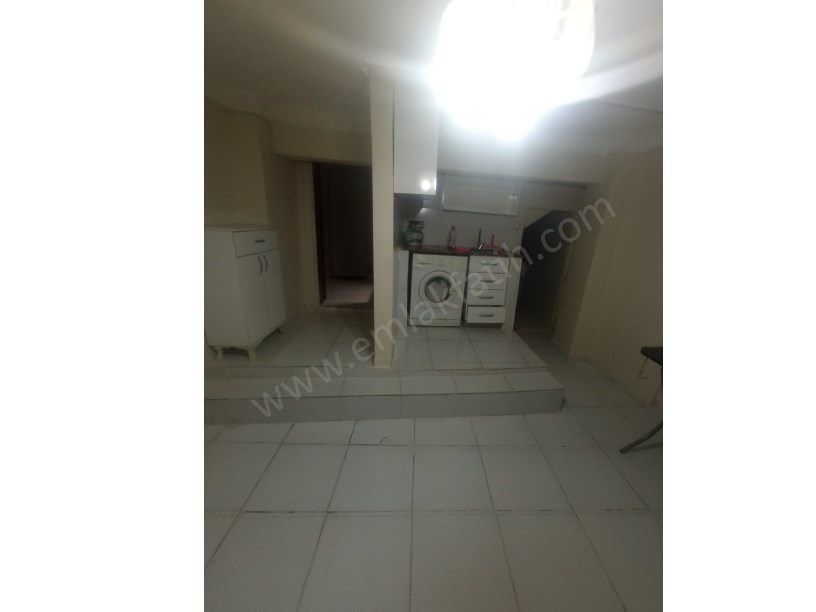 Kocamustafapaşa Kiralık Daire Balıkçı Sokakta 1+1 Yarı Bodrum