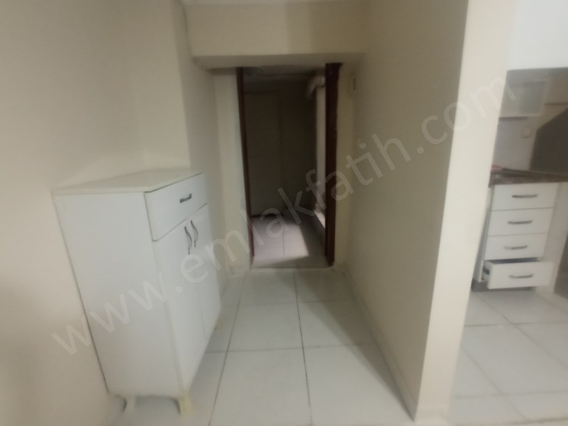 Kocamustafapaşa Kiralık Daire Balıkçı Sokakta 1+1 Yarı Bodrum