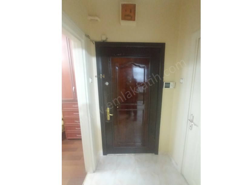 Kocamustafapaşa Kiralık Daire Eşyalı 2+1 80m² 2.Kat Kombili Çift Cepheli