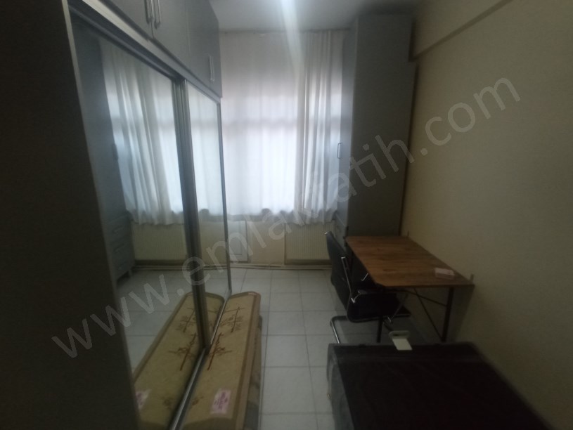 Kocamustafapaşa Kiralık Daire Eşyalı 2+1 80m² 2.Kat Kombili Çift Cepheli