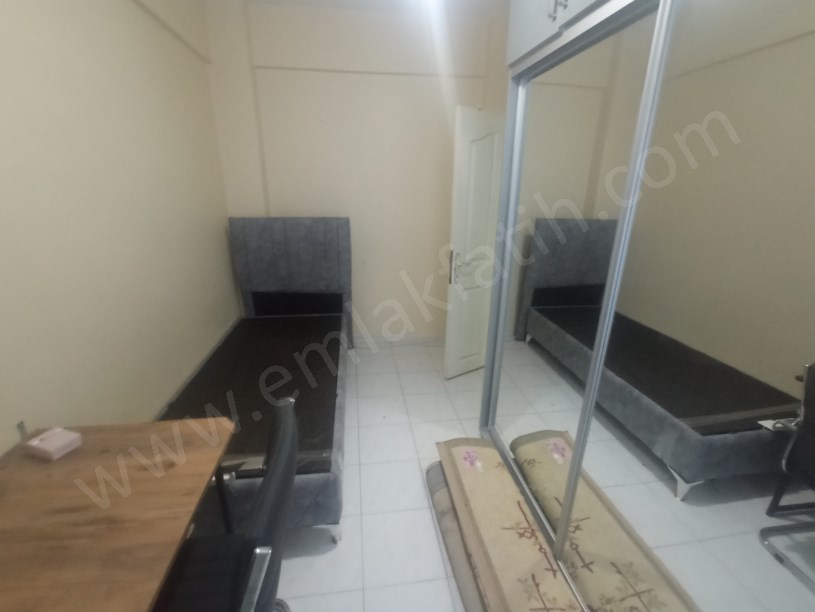 Kocamustafapaşa Kiralık Daire Eşyalı 2+1 80m² 2.Kat Kombili Çift Cepheli