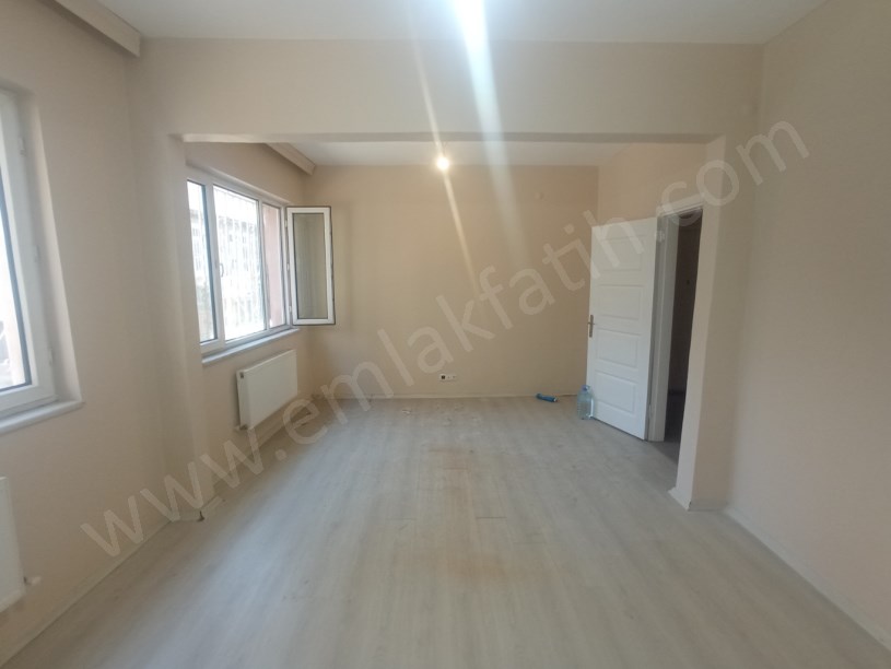 Kocamustafapaşa Kiralık Daire 1,5+1 Full Yapılı Giriş