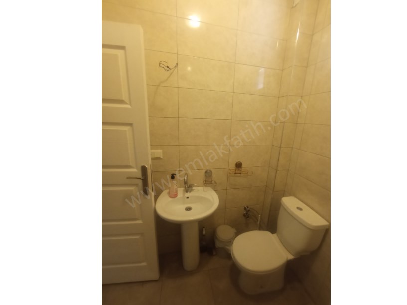 Kocamustafapaşa Kiralık Daire 1,5+1 Full Yapılı Giriş
