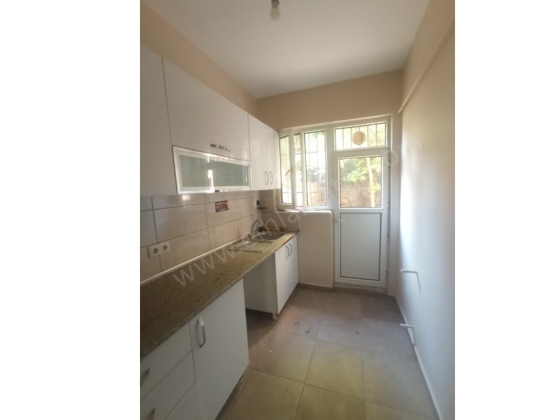 Kocamustafapaşa Kiralık Daire 1,5+1 Full Yapılı Giriş