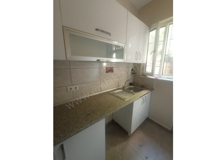 Kocamustafapaşa Kiralık Daire 1,5+1 Full Yapılı Giriş