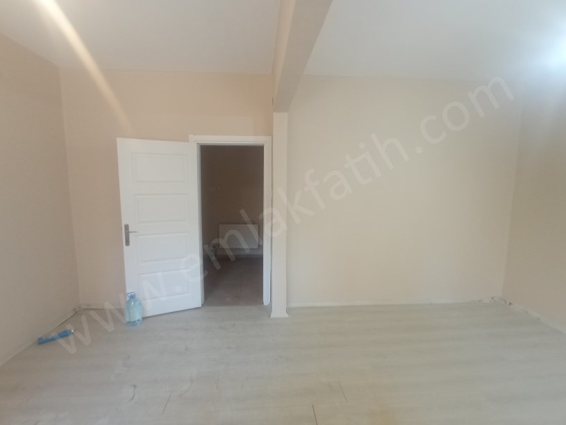 Kocamustafapaşa Kiralık Daire 1,5+1 Full Yapılı Giriş