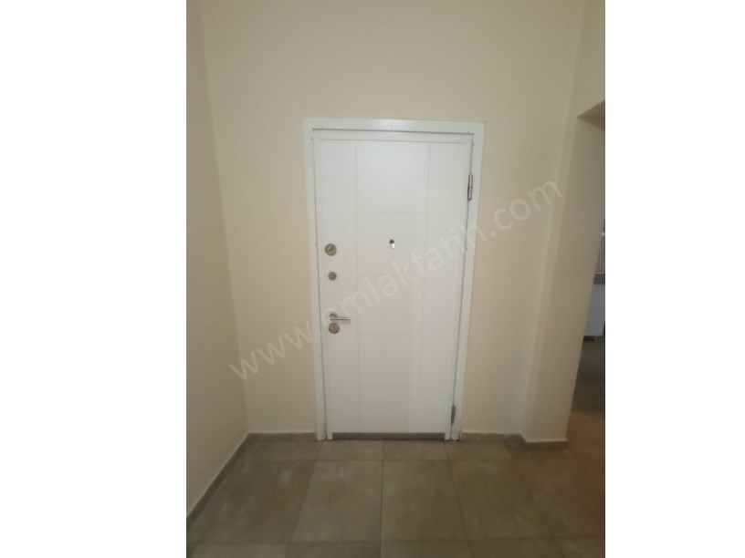 Kocamustafapaşa Kiralık Daire 1,5+1 Full Yapılı Giriş