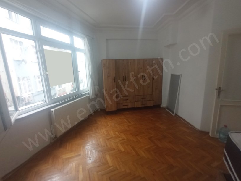 Kocamustafapaşa Kiralık Daire Eşyalı 1+1 1.KAT Kombili