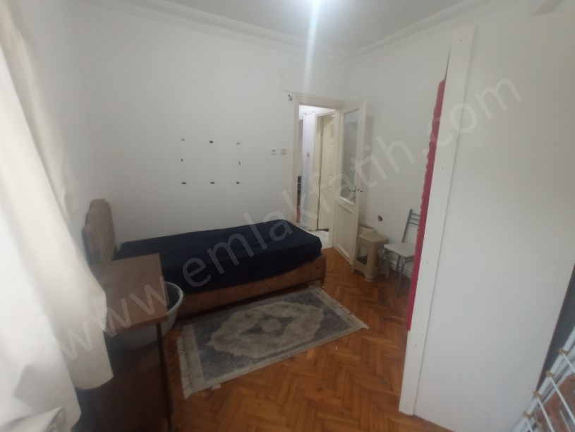 Kocamustafapaşa Kiralık Daire Eşyalı 1+1 1.KAT Kombili
