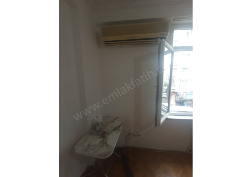 Kocamustafapaşa Kiralık Daire Eşyalı 1+1 1.KAT Kombili