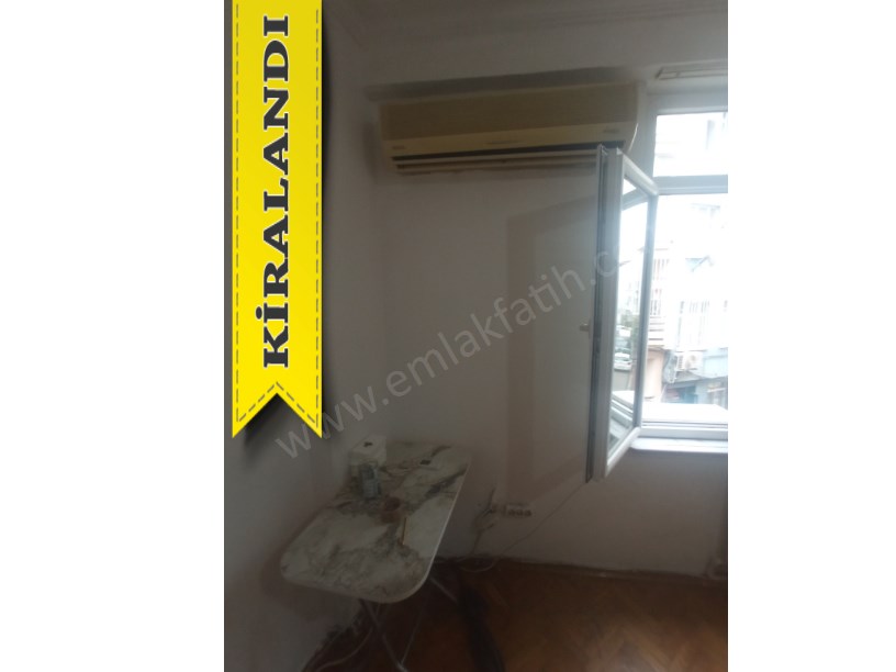 Kocamustafapaşa Kiralık Daire Eşyalı 1+1 1.KAT Kombili