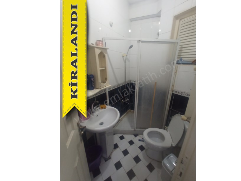 Kocamustafapaşa Kiralık Daire Eşyalı 1+1 1.KAT Kombili